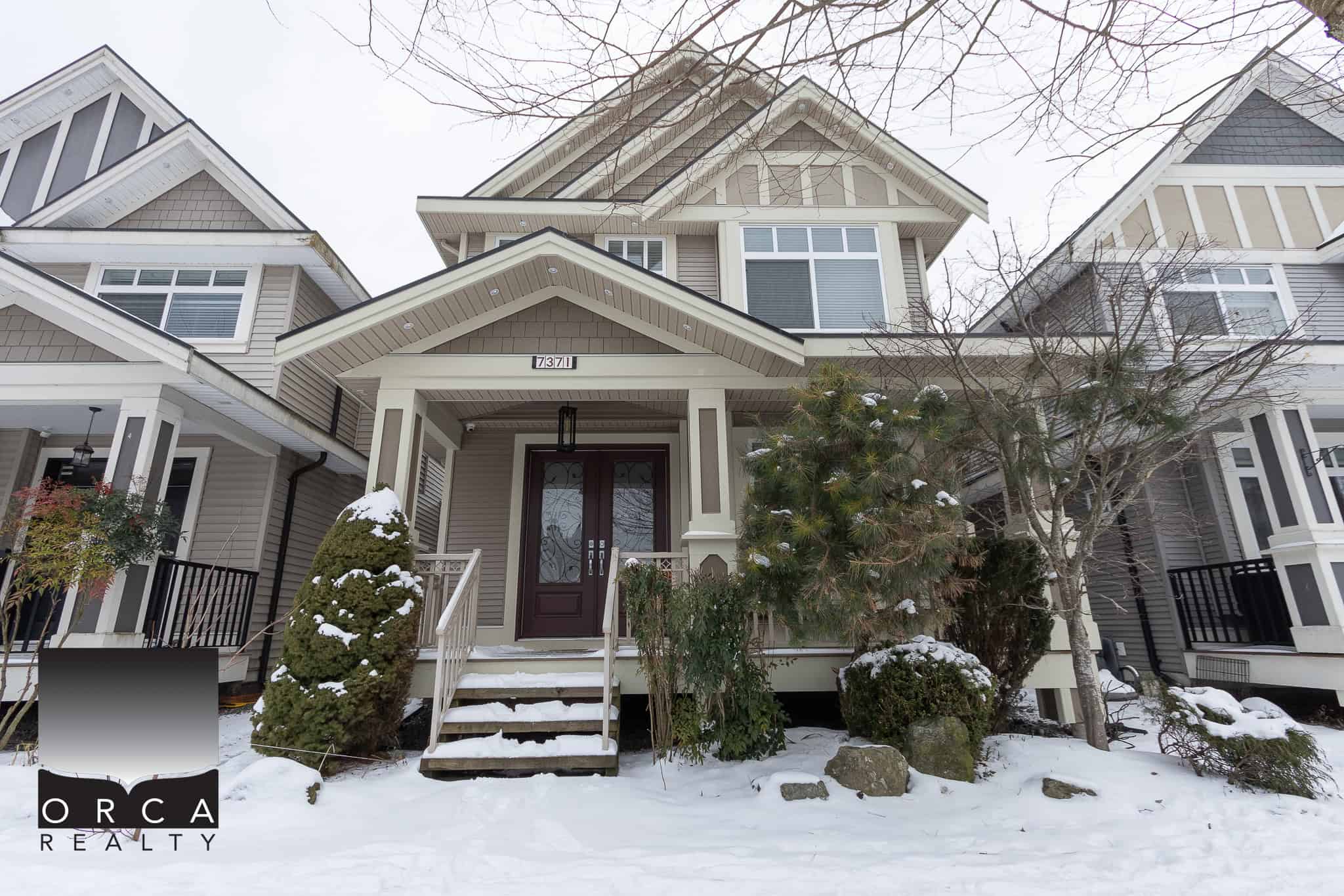 01 Spacious modern home with elegant exterior, front porch, and landscaped yard in a desirable neighbourhood, perfect for real estate investment and family living.