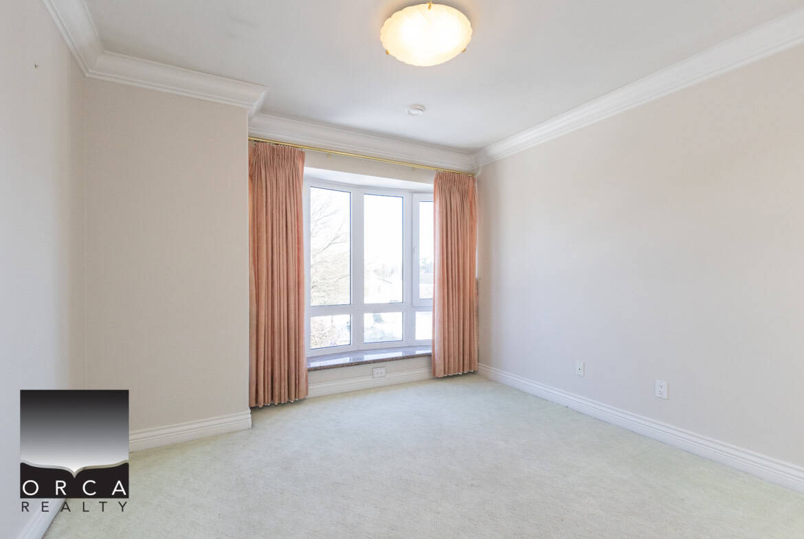 In My Room For rent: UNIT #2 - 373 IBERVILLE STREET, Ottawa, Ontario