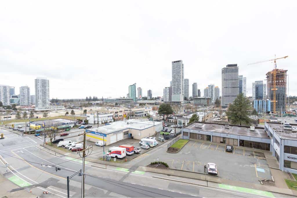 Modern downtown Vancouver cityscape with high-rise buildings and ongoing construction, showcasing vibrant real estate opportunities in the area.
