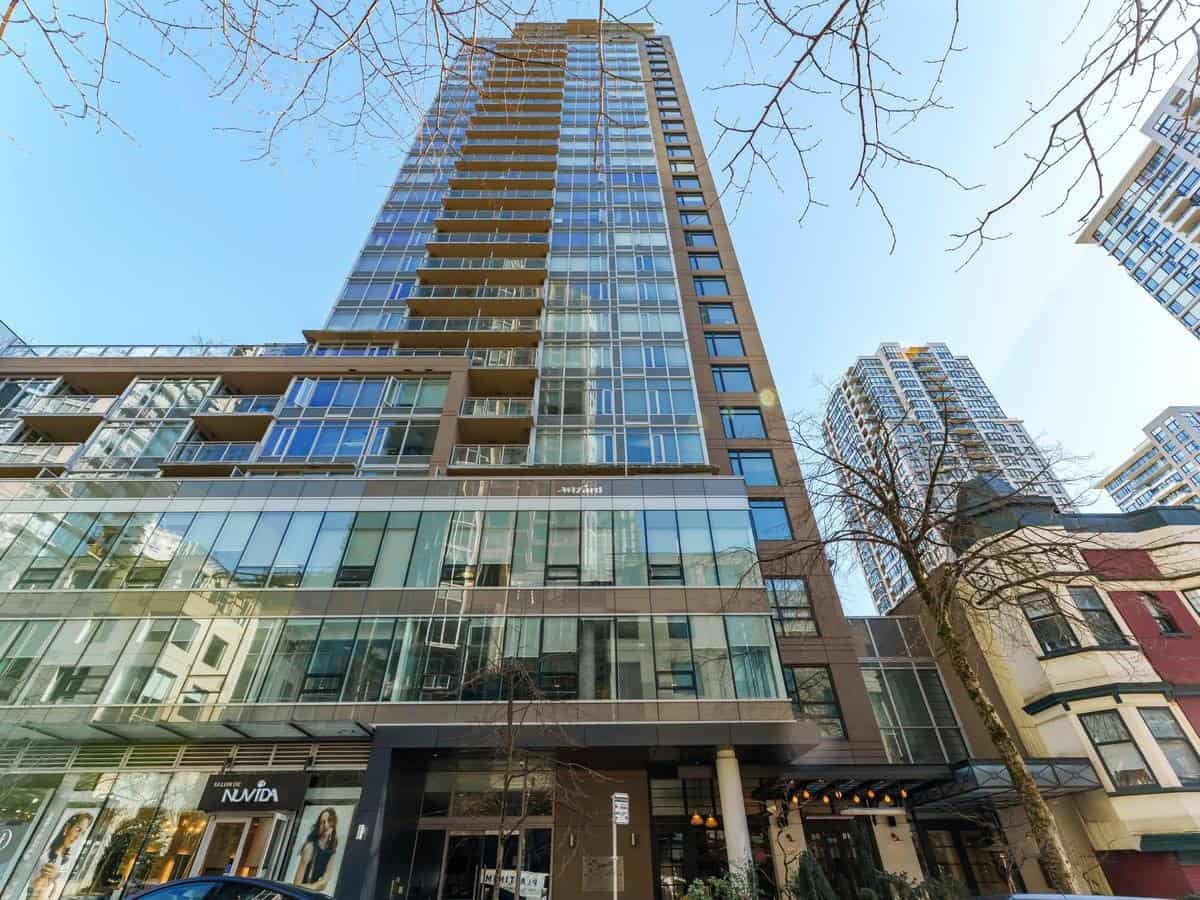 Homer 3 Modern high-rise condominium building in downtown Vancouver with glass facade and contemporary architecture.