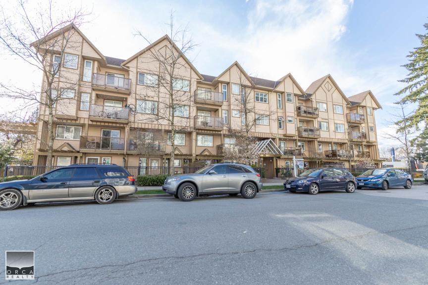 Spacious multi-unit residential building featuring modern architecture located in a vibrant neighbourhood, ideal for real estate investment or homeownership in the Greater Vancouver area.