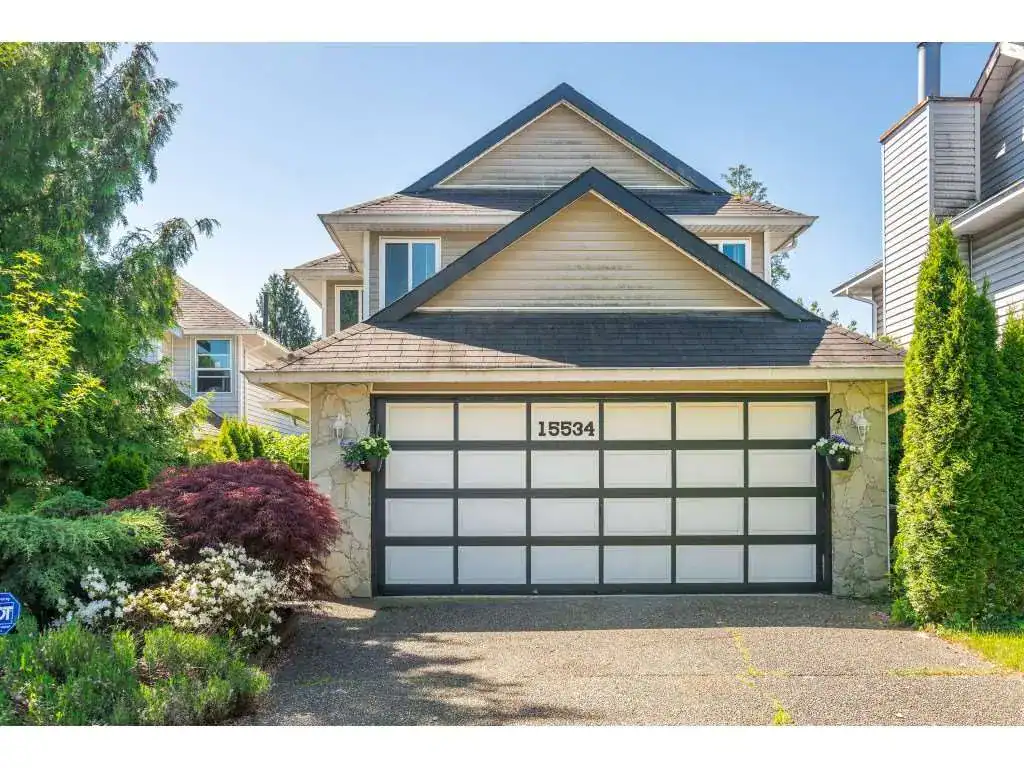 Spacious modern home with a well-maintained garden and two-storey design, located in a desirable neighbourhood. Perfect for families seeking Vancouver Island real estate and residential property in Canada.