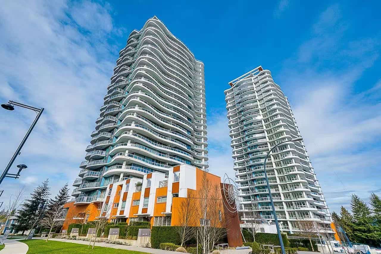 image10 Modern high-rise condos in Vancouver with ocean views, perfect for luxury real estate investment and waterfront property in BC.