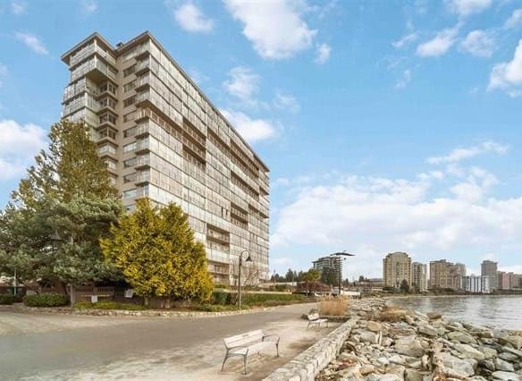 Spacious waterfront condo in West Vancouver with stunning views of the ocean and city skyline. Perfect for luxury living and investment opportunities.